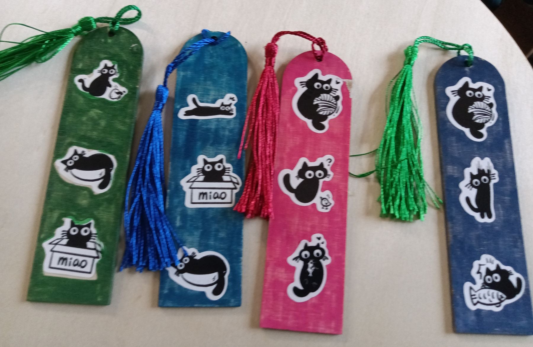  4 inch wooden bookmarks with tassle animal related